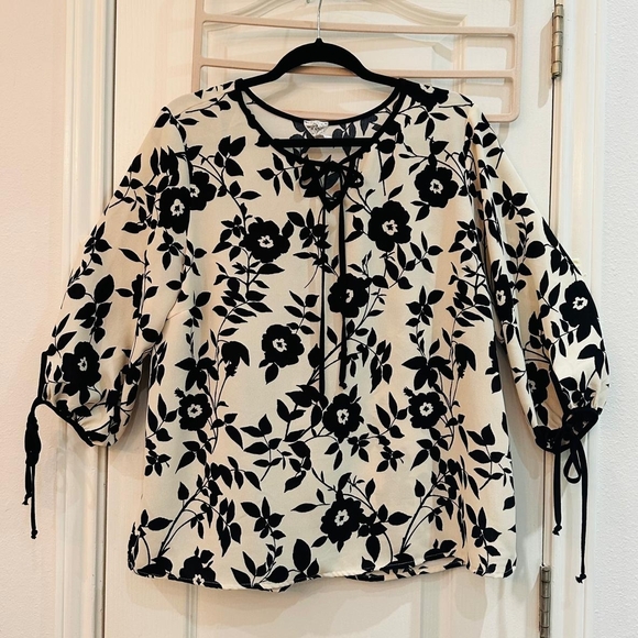 NAIF Tops - Blouse Women's Black & Cream Floral Tie-Neck Blouse